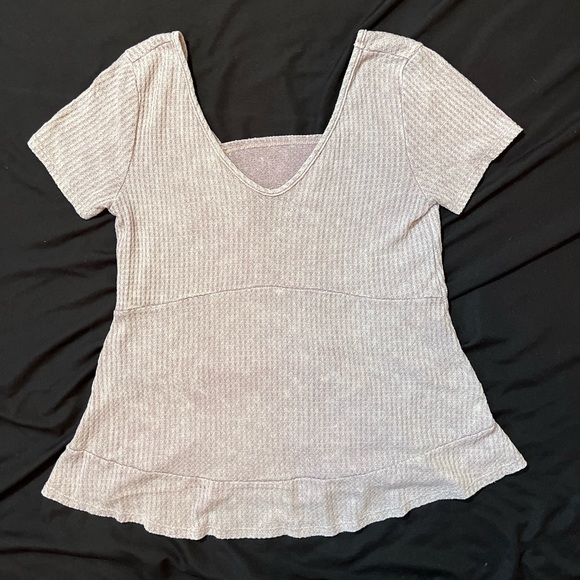 Super Cute X-Small Waffle Knit short sleeve top with cutout on back Mauve color - Picture 7 of 13